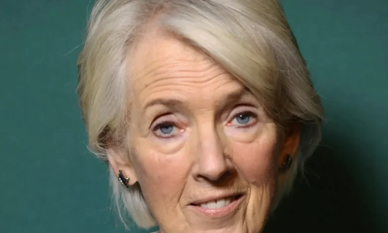 Bestselling author of ‘Aga Sagas’ passes away aged 82 as daughters pay tribute