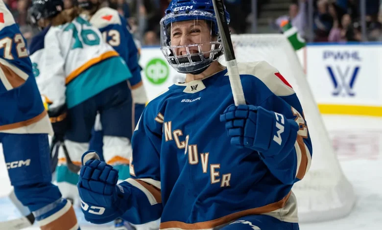 Boreen, Maschmeyer help Goldeneyes snap three-game skid with win over Sirens