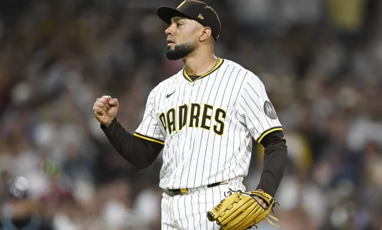 Braves To Sign Robert Suarez