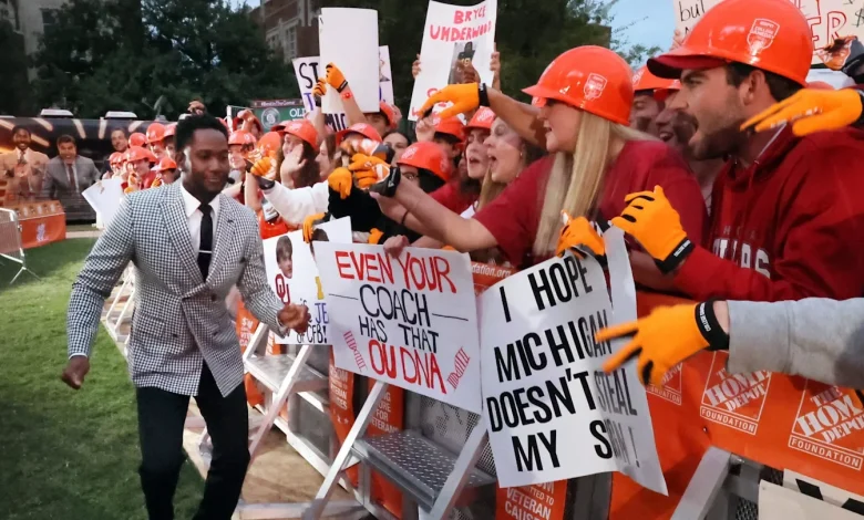 Brian Bosworth and Oklahoma's CFP atmosphere turn College GameDay crew into believers