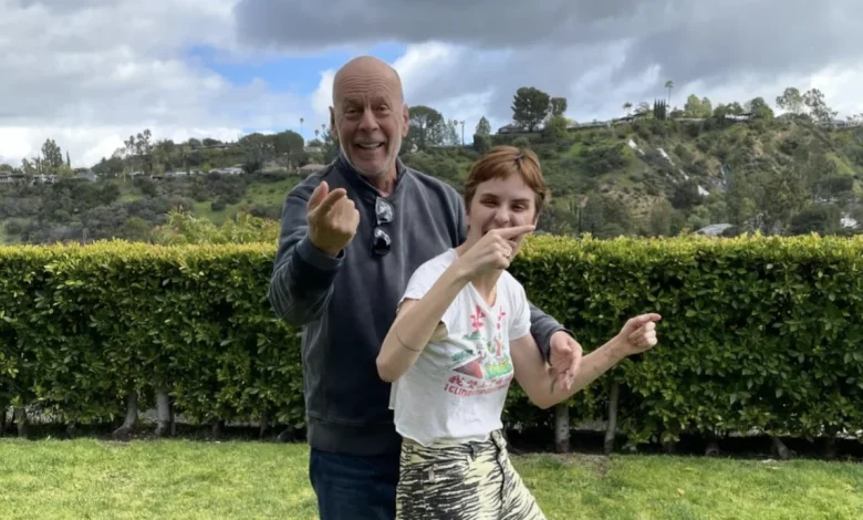 Bruce Willis suffers from frontotemporal lobe dementia; his family has decided to donate his brain after his death.