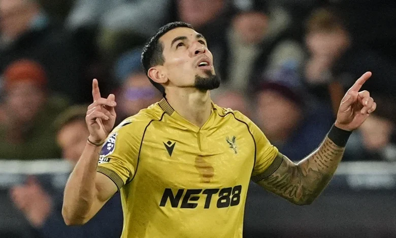 Burnley 0-1 Crystal Palace: Daniel Munoz nods winner as Palace hold on to narrow victory