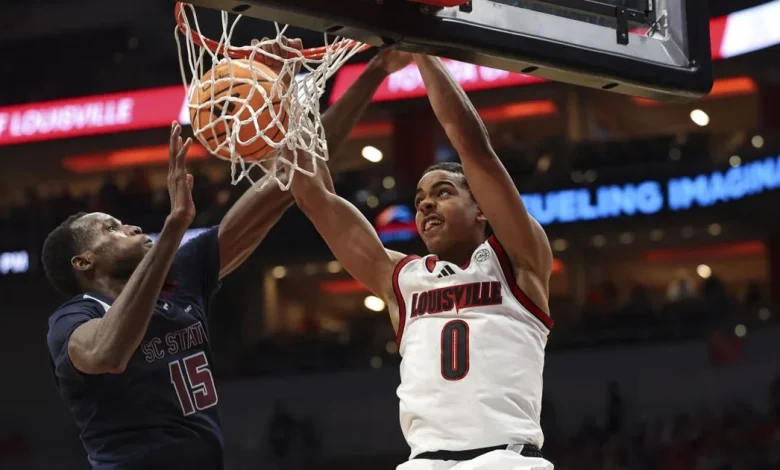 CRAWFORD | A Cardinal Christmas Carol: Louisville visits ghosts of basketball past at Arkansas