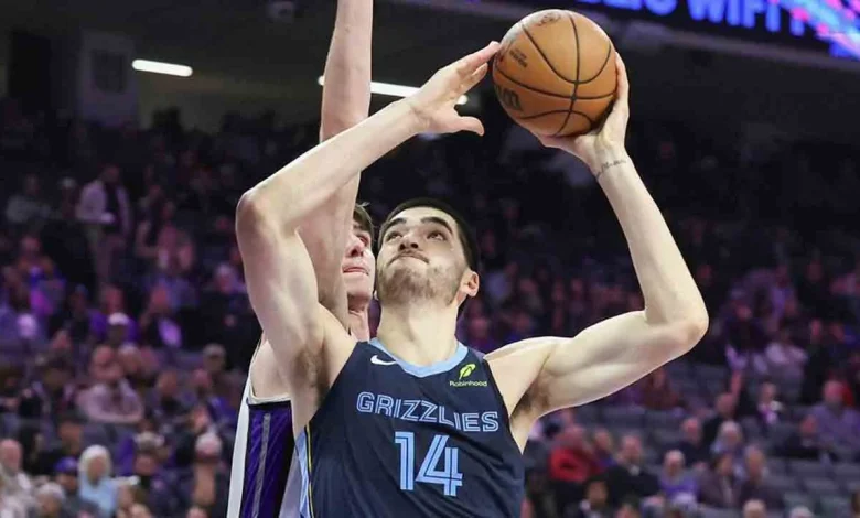Canada's Zach Edey has career-high 32 points to lead Grizzlies past Kings