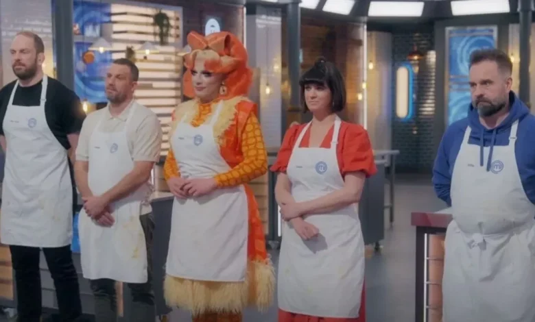 Celebrity MasterChef challenge halted as star panics and admits 'I'm struggling'