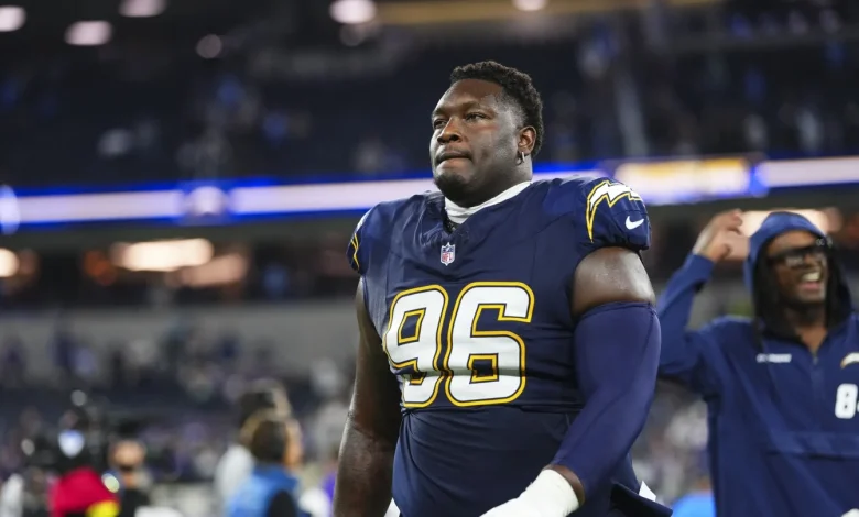 Chargers to waive NT Naquan Jones