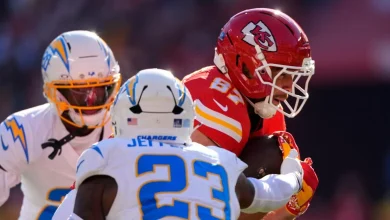 Chargers vs. Chiefs live updates: L.A. clings to lead in fourth quarter