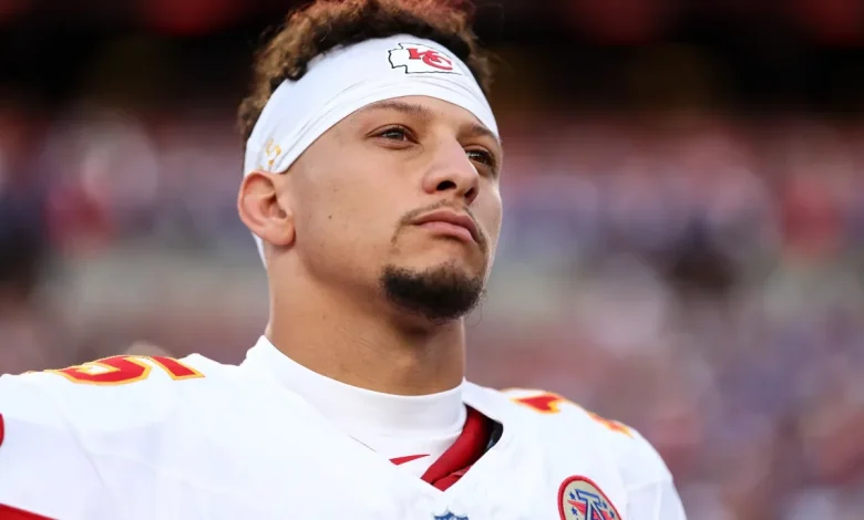 Chiefs’ Patrick Mahomes Suffers Brutal Injury in Final Minutes of ‘Must-Win’ Game