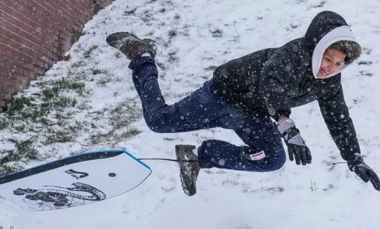 Christkindlmarkt closes as snow piles up, temps drop in Central Indiana