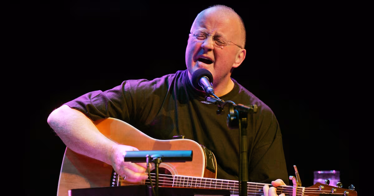 Christy Moore complained about questioning at Holyhead under terror laws in 2004