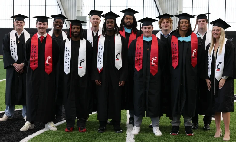 Cincinnati Athletics Honors 28 Graduates in December Commencement