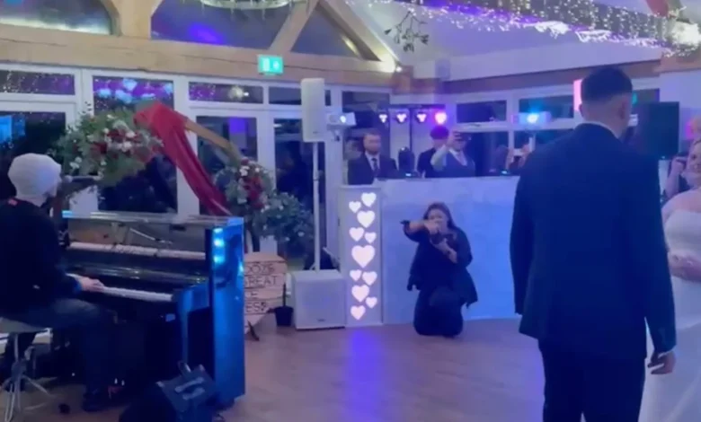 Coldplay's Chris Martin surprises bride and groom by singing their first dance | ITV News