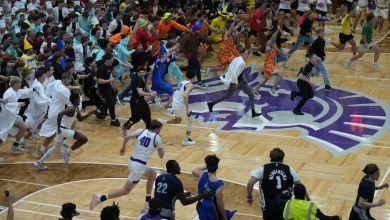 Colorful ‘Silent Night’ court-storming returns with two-handed slam