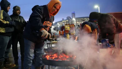 Column: To freeze or not to freeze? That’s the question facing Chicago Bears fans when pondering new stadium.