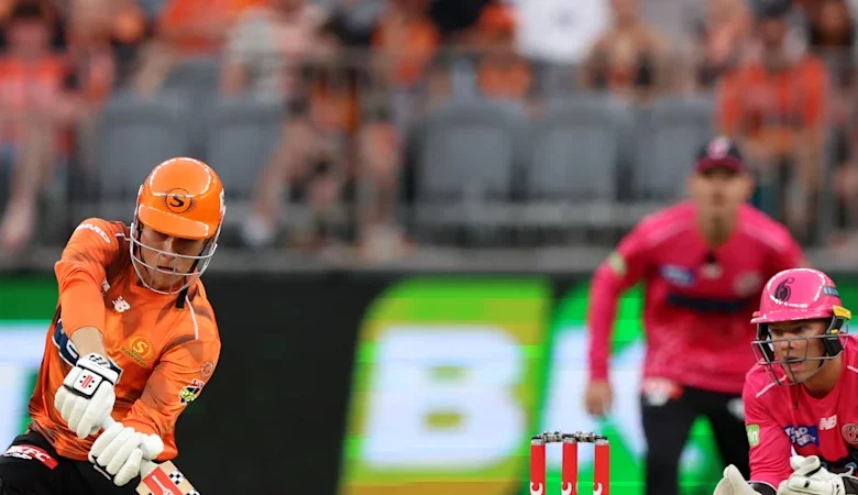 Connolly stars as Scorchers down Babar Azam’s Sixers