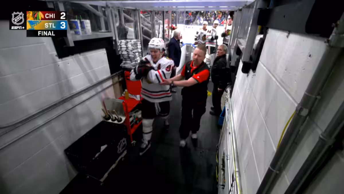 Connor Bedard se blesse avec 0,8 seconde à jouer