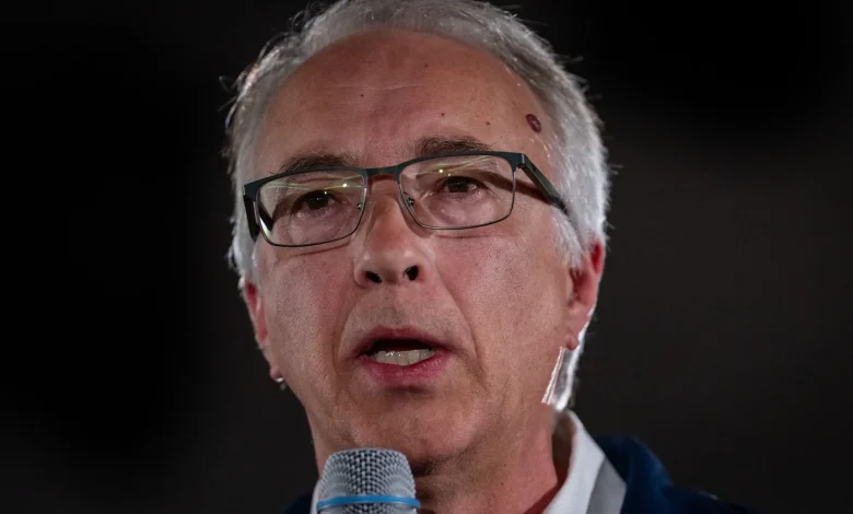 Conservative caucus members move to oust Rustad