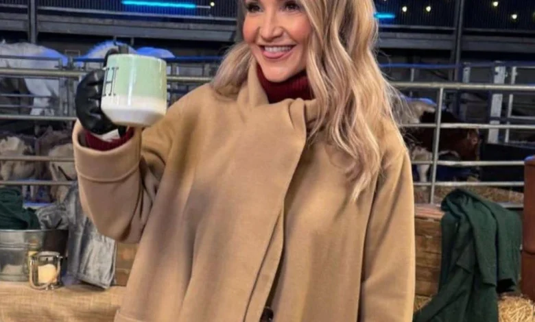 Copy Helen Skelton's chic winter look with high street scarf coat that's now over £100 off