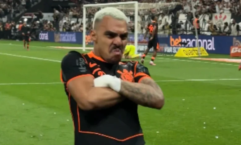 Corinthians: Matheuzinho provoca Arroyo, do Cruzeiro, após classificação na Copa do Brasil