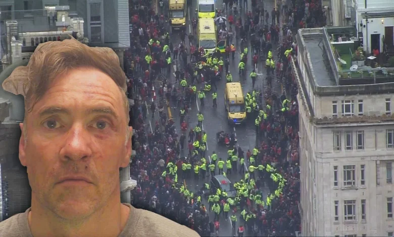 Dad heard screaming at fans to 'get out the way' as he ploughs into crowds | ITV News