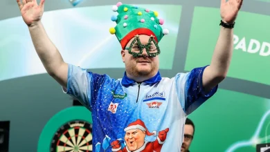 Darts ace Ricky Evans gives usual bonkers Christmas show at Ally Pally