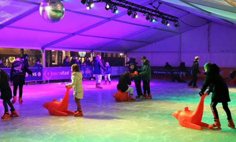 De Koemarkt-ijsbaan is weer LIVE!