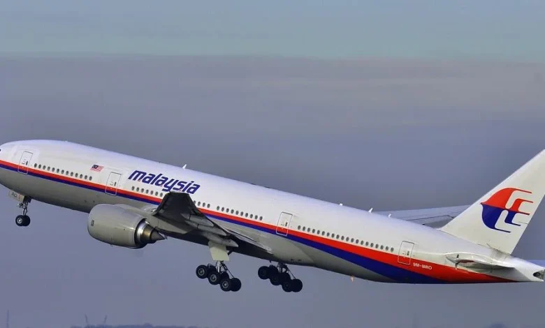 Deep-sea hunt for wreckage of MH370 to restart at year-end: ministry