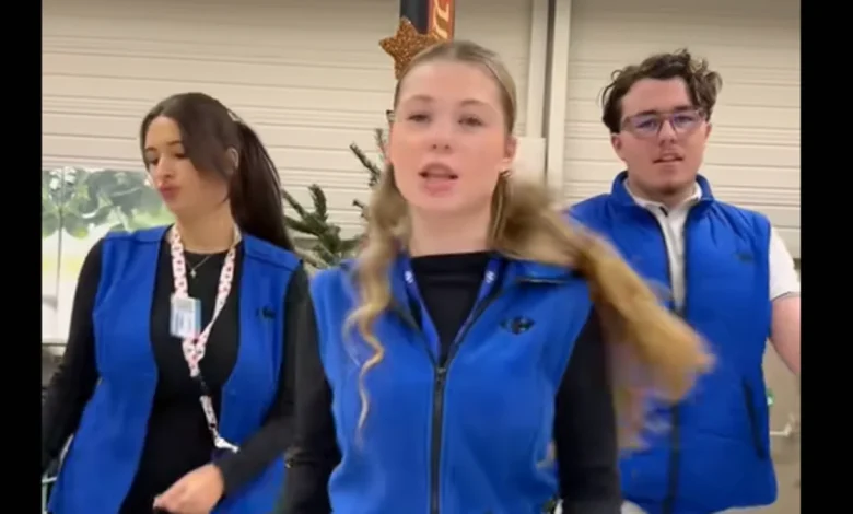 Devenue star de TikTok, la caissière au Carrefour de Laval désormais protégée par un agent de sécurité