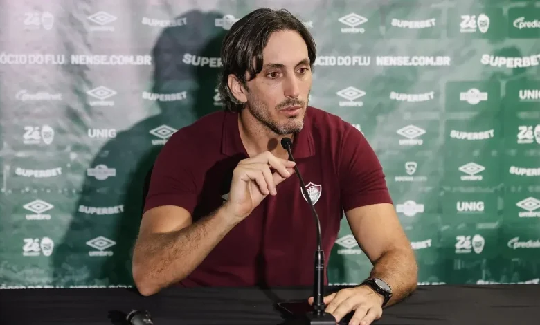 'Devíamos um triunfo como visitantes', diz Zubeldía após vitória sobre o Grêmio