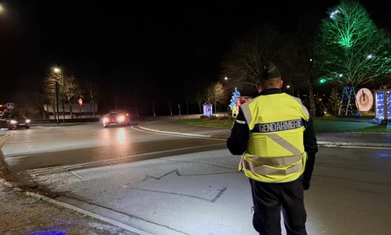 « D’habitude c’est 45 € d’amende » : les gendarmes sensibilisent sur les défauts d’éclairage sur la route