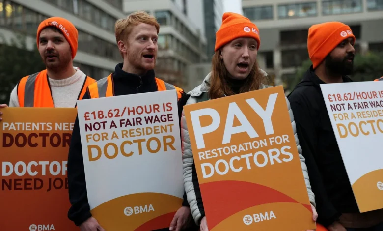 Doctors in England to go on strike in run-up to Christmas