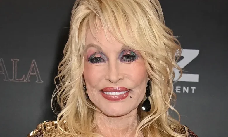 Dolly Parton Shares What She’s “Thankful” for in Thanksgiving Message Amid Health Battle