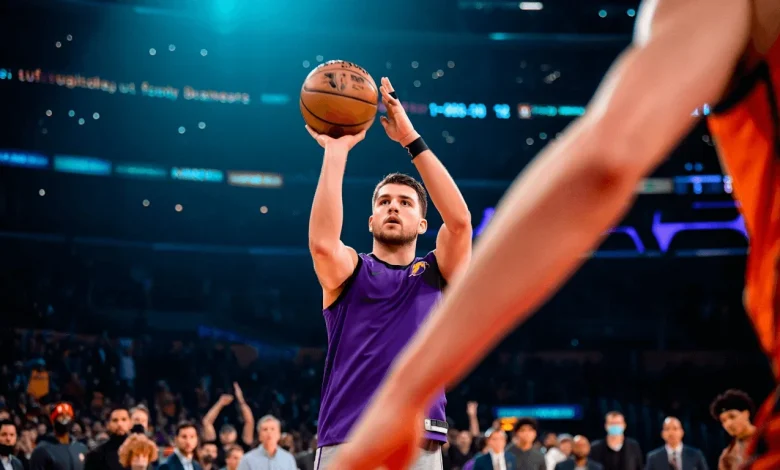 Dončić’s Triple-Double Leads Lakers to First Philly Victory Since 2017
