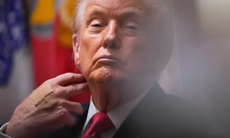 Doodling, drowsiness and a conspicuous misspelling highlight Trump's last Cabinet meeting of 2025