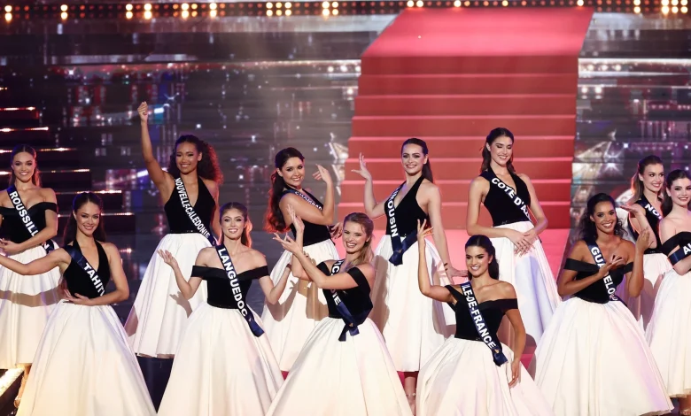 EN DIRECT - Miss France 2026 : les 5 finalistes du concours sont connues, suivez la cérémonie