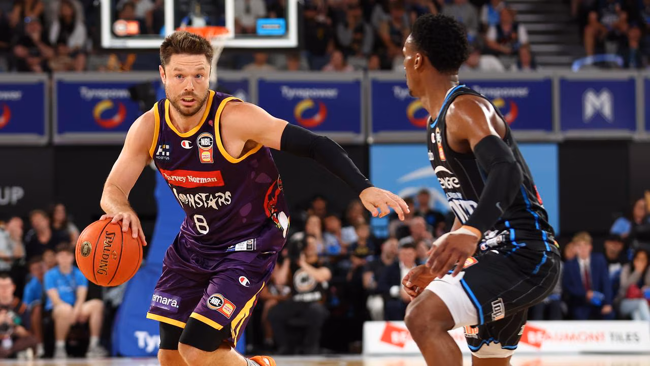 Early NBL leaders cop another OT stunner as Delly, star import power crucial Sydney upset