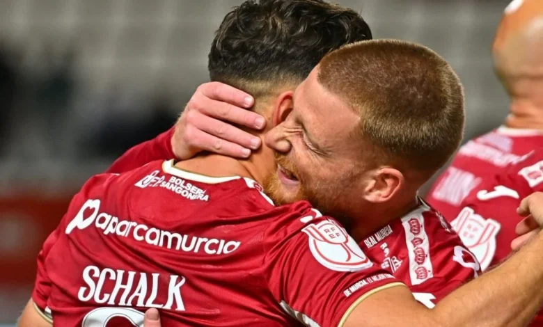 El Murcia se desmelena y abraza el sueño copero