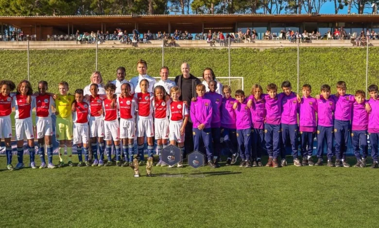 El legado de Cruyff ilumina Salou en la clausura del II Cruyff Football Tournament