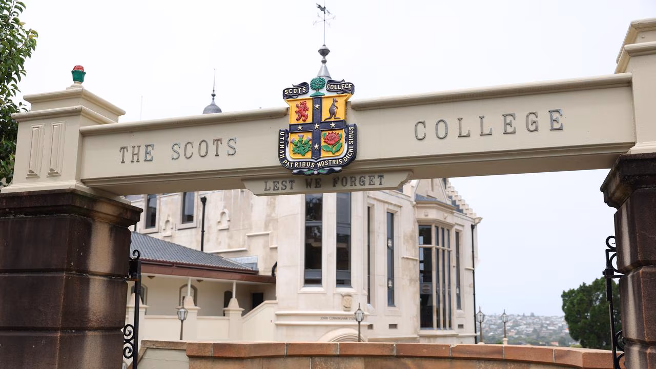 Elite school under fire over ‘human tunnel’