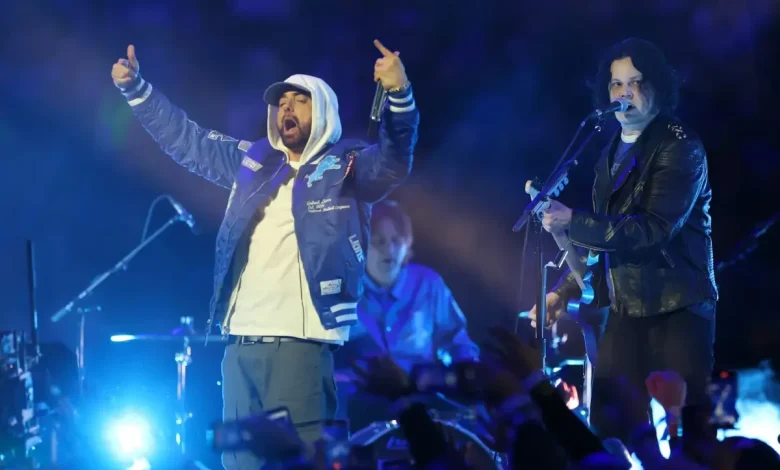 Eminem makes surprise Thanksgiving halftime appearance with Jack White