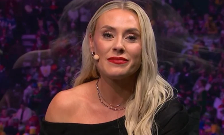 Emma Paton 'looks absolutely stunning' in bold outfit as darts fans say 'I think I may be in love'