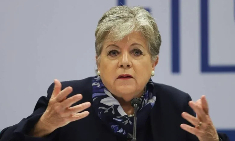 Estalla rechifla contra titular de la Semarnat tras decir que México se enorgullece de Sheinbaum