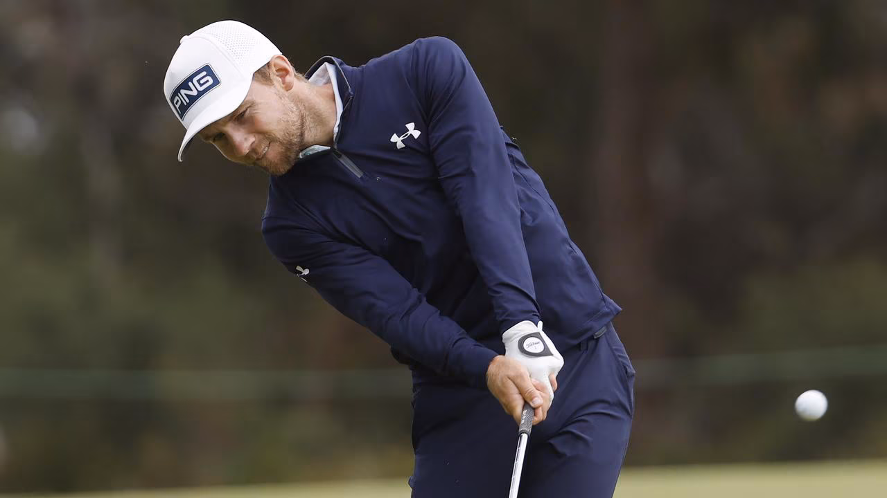 European pair storm to Australian Open lead