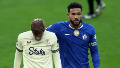Everton rocked by injury blow as in-form star limps off at Chelsea