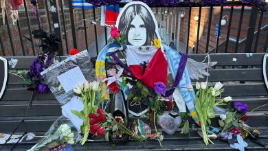 Fan brings brother's ashes from Chicago to mark Ozzy Osbourne's 77th birthday | ITV News