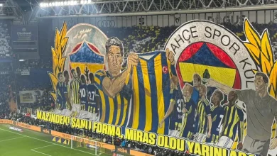 Fenerbahçeli taraftarlardan derbiye özel koreografi