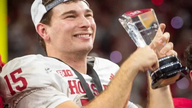 Fernando Mendoza's mom is Heisman finalist's best friend, inspiration