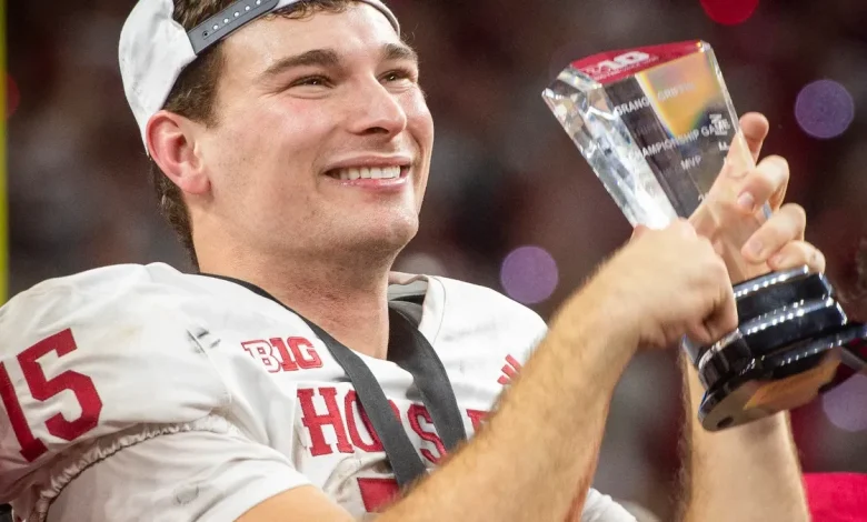 Fernando Mendoza's mom is Heisman finalist's best friend, inspiration