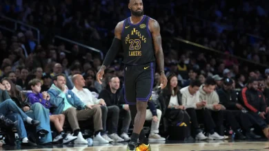 Final Injury Report for Suns-Lakers, Will LeBron James, Deandre Ayton Play?