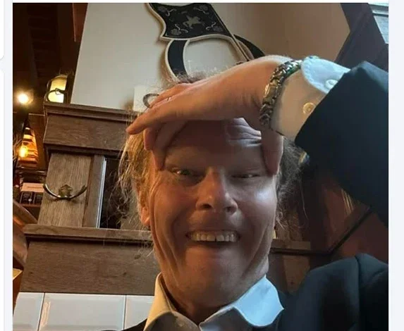 Finnish MPs in hot water over slanted-eyes gesture posts